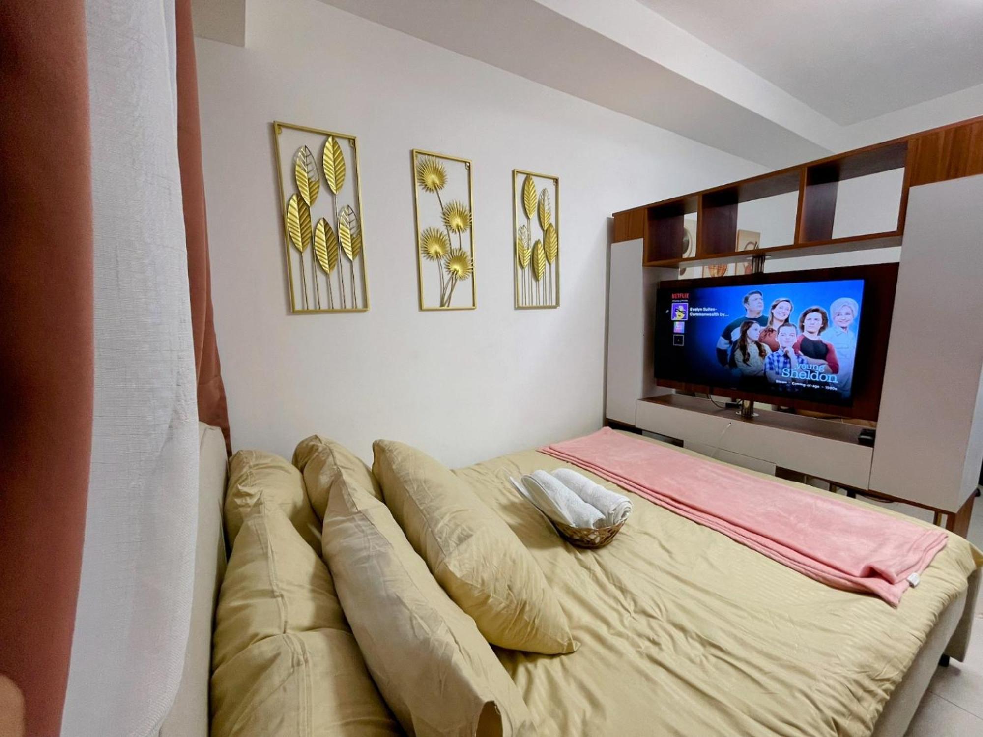 Acellyne'S Suites At The Residences At Commonwealth By Century Quezón by Rom bilde