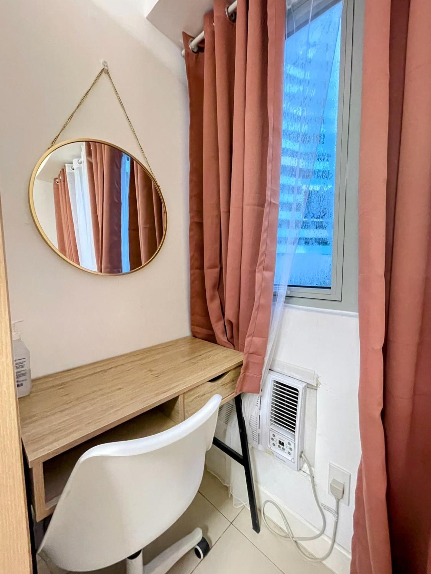 Acellyne'S Suites At The Residences At Commonwealth By Century Quezón by Rom bilde