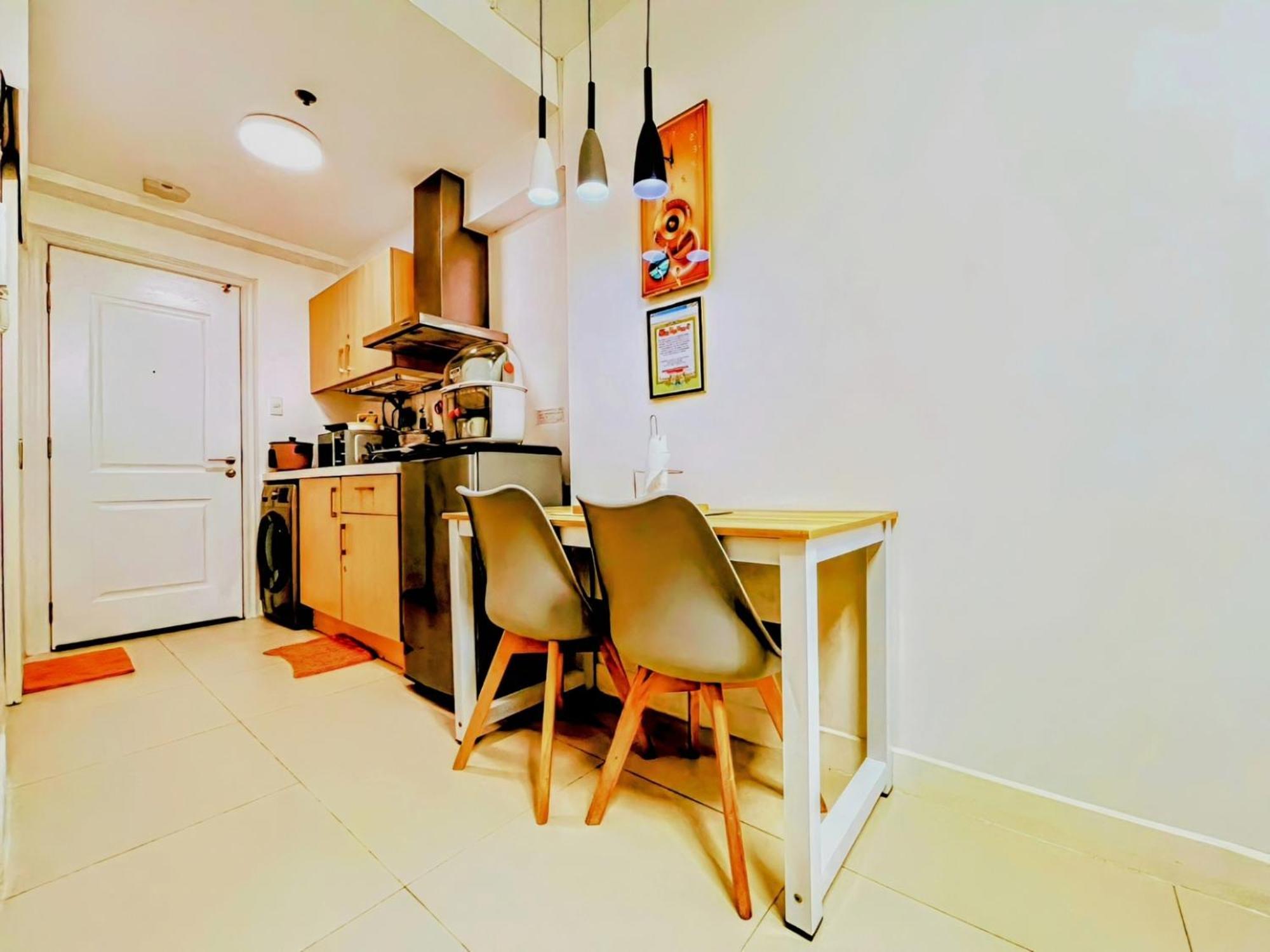Acellyne'S Suites At The Residences At Commonwealth By Century Quezón by Rom bilde